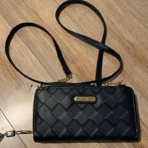 𝅺LONDON Fog Diana Woven Double wallet crossbody navy color- NWT